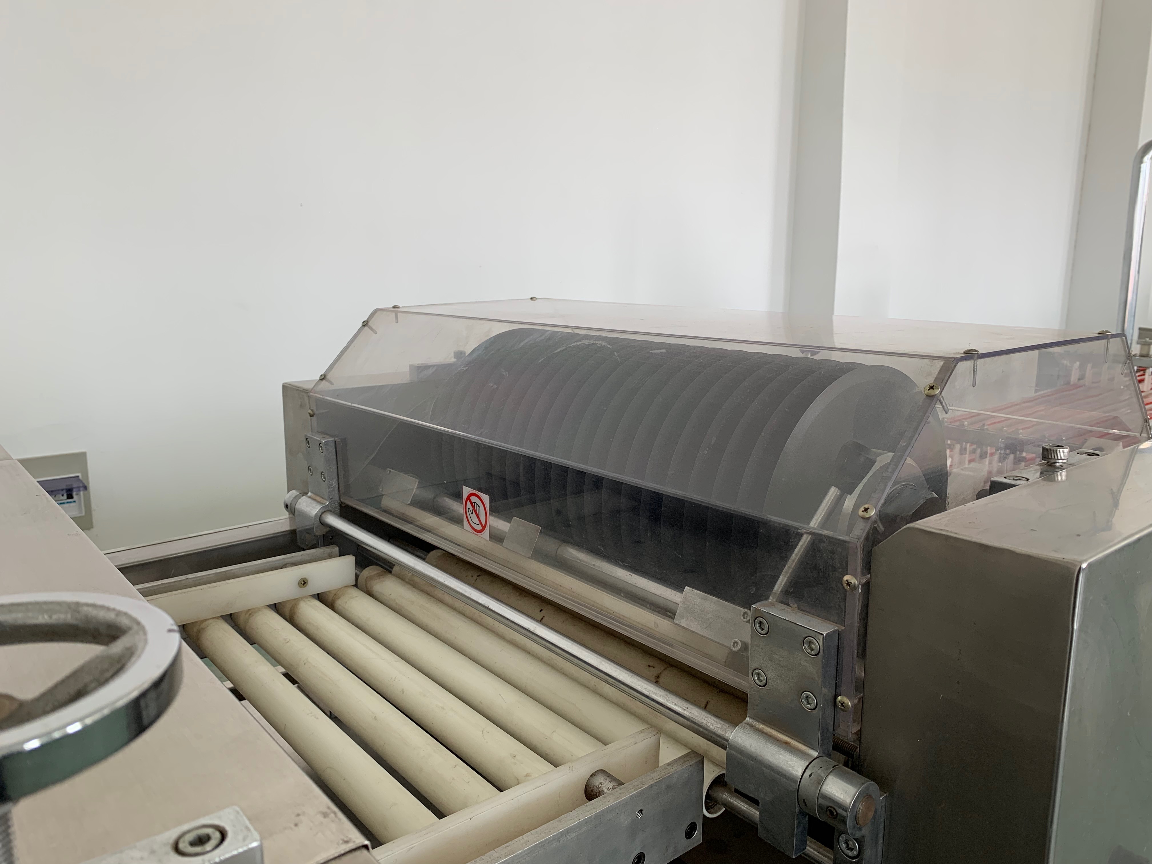 Máquina de corte CY com capacidade de decapagem e conformação