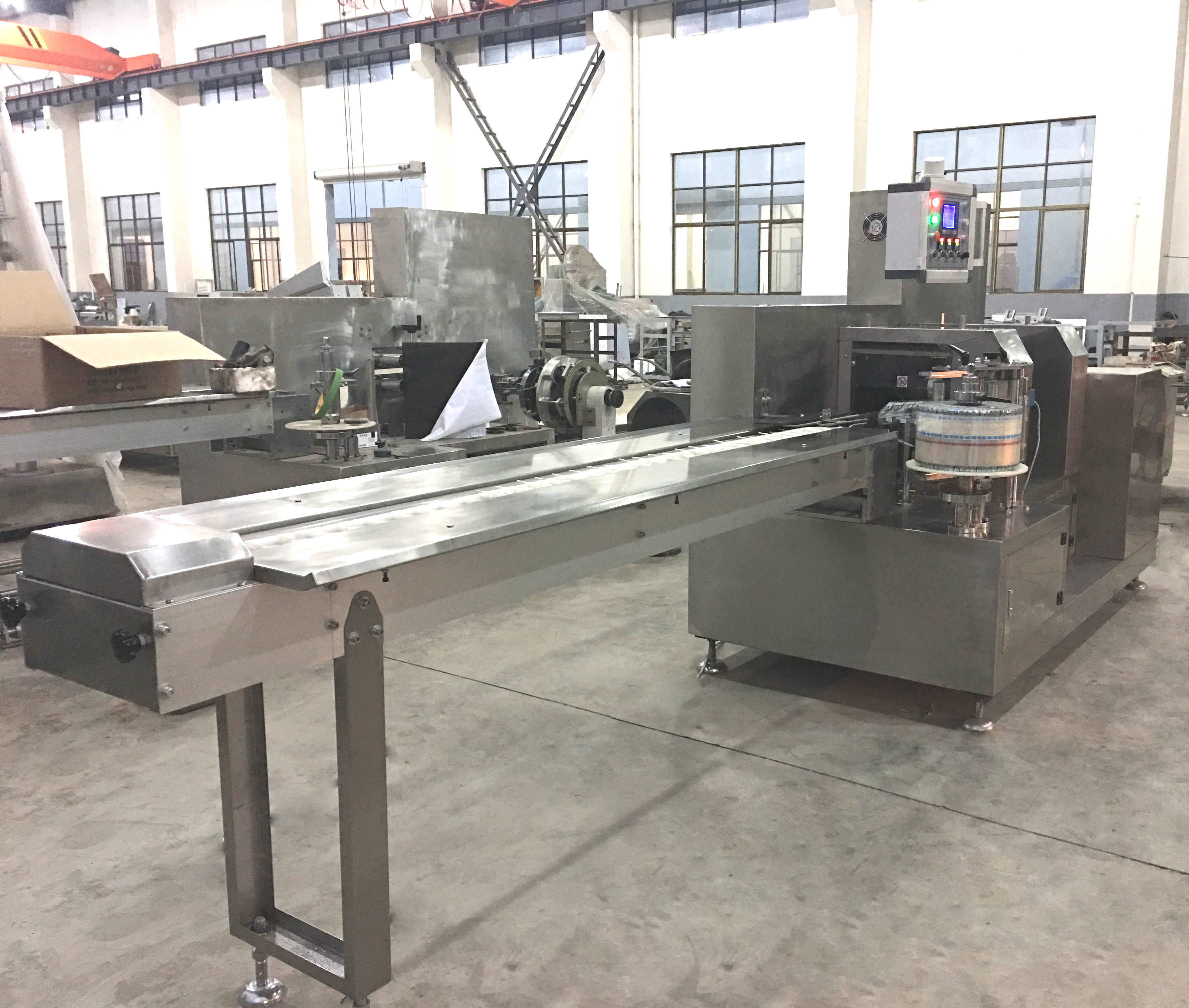 Máquina de embalagem de torção de pirulito irregular