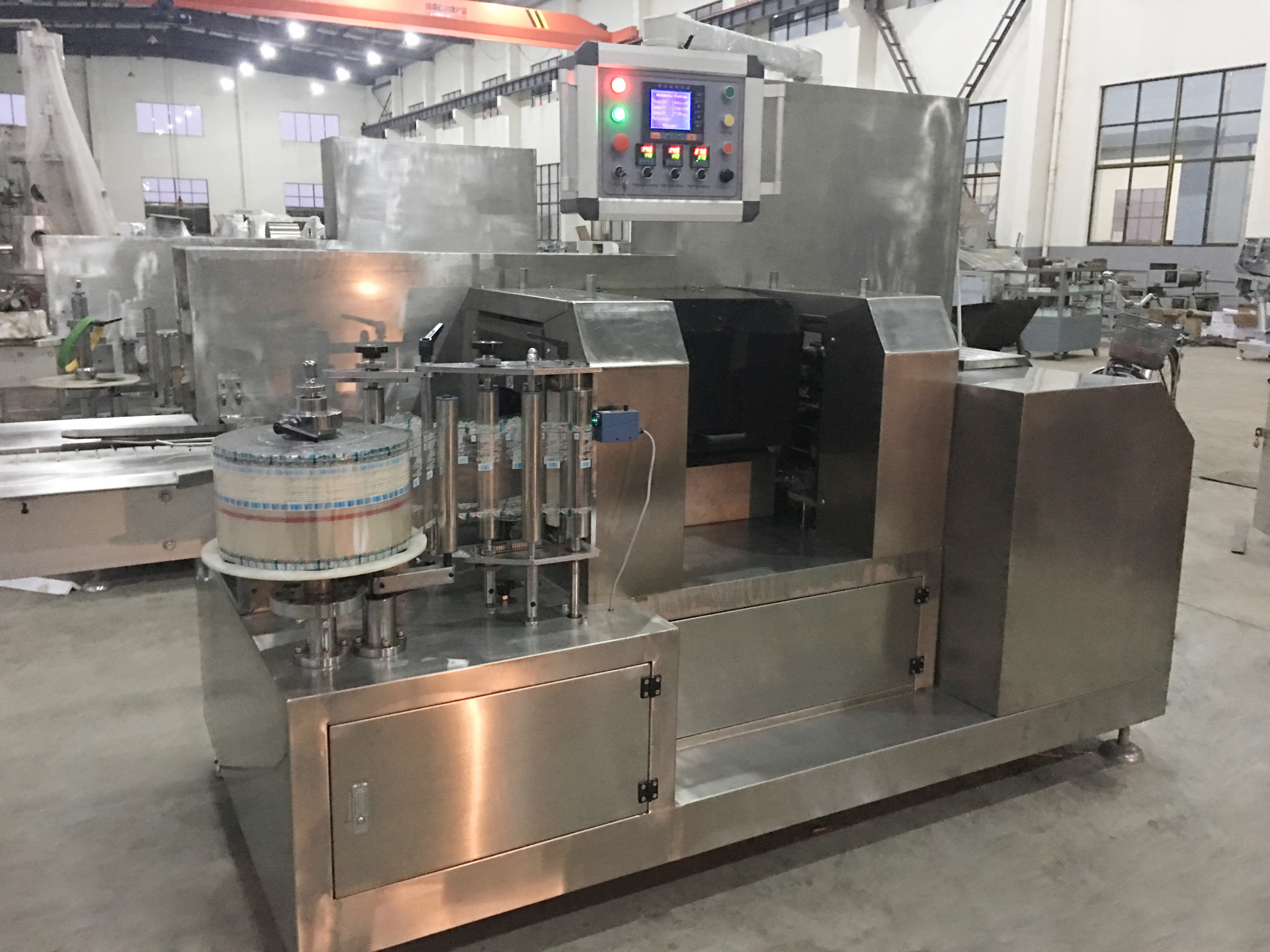 Máquina de embalagem de torção de pirulito irregular