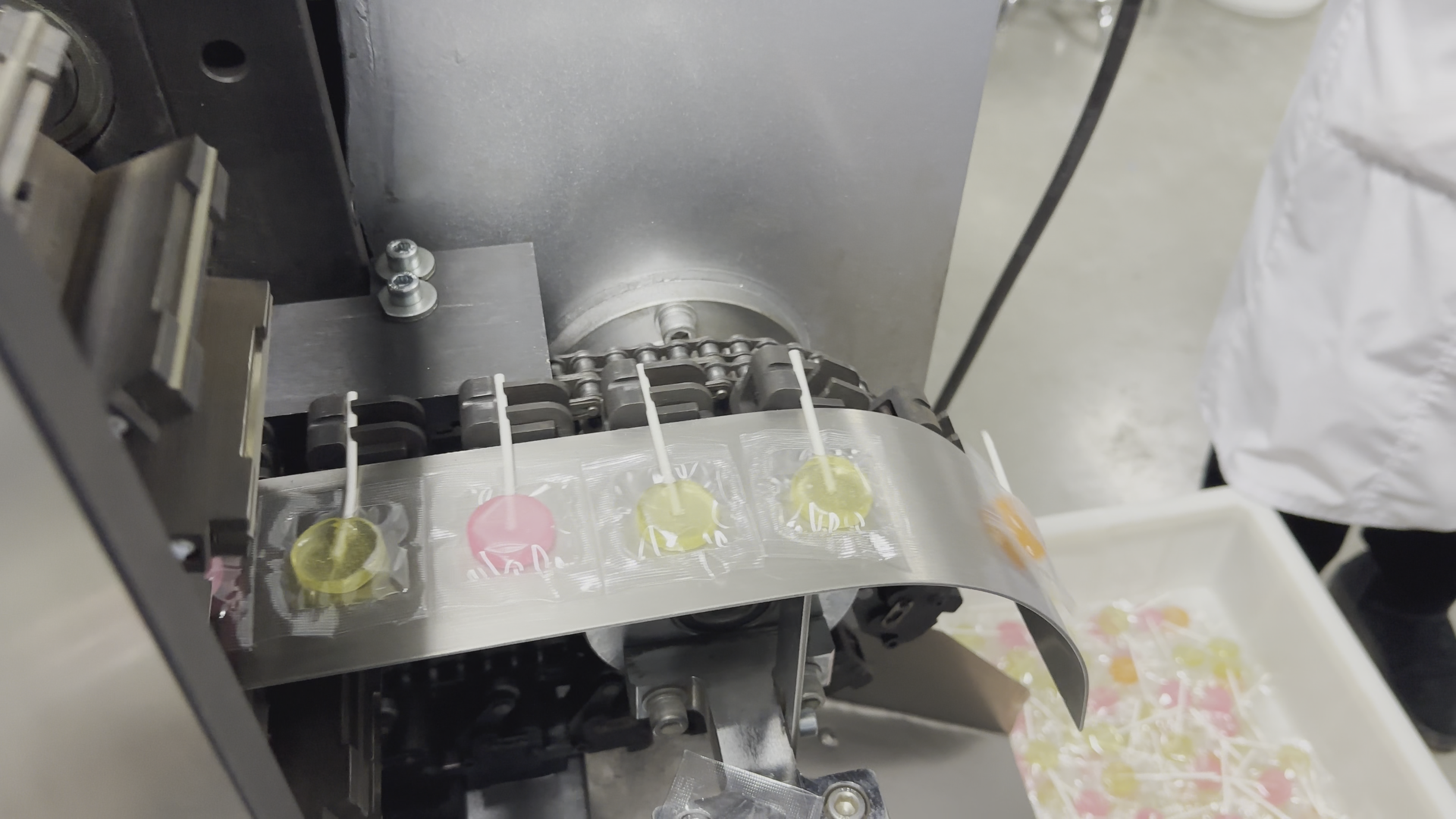 Máquina de embalagem de pirulito de formato irregular CYYB-260